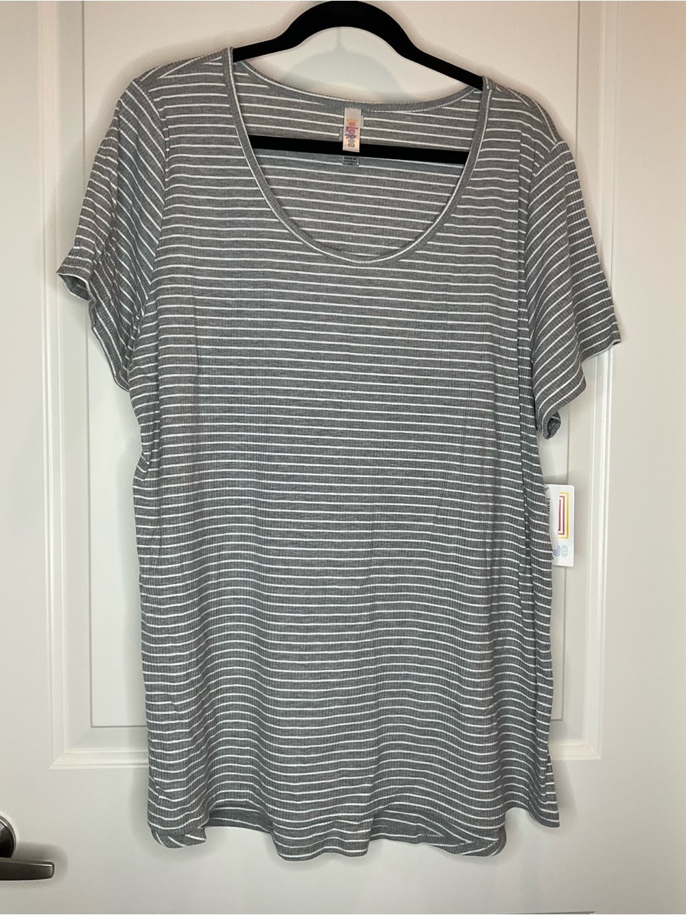 LuLaRoe Classic Gray & White Striped Scoop Neck Short Sleeve Tee 3XL